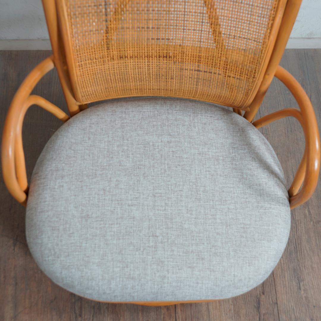 座面広々【新品】360°回転　籐回転あぐら座椅子　アウトレット