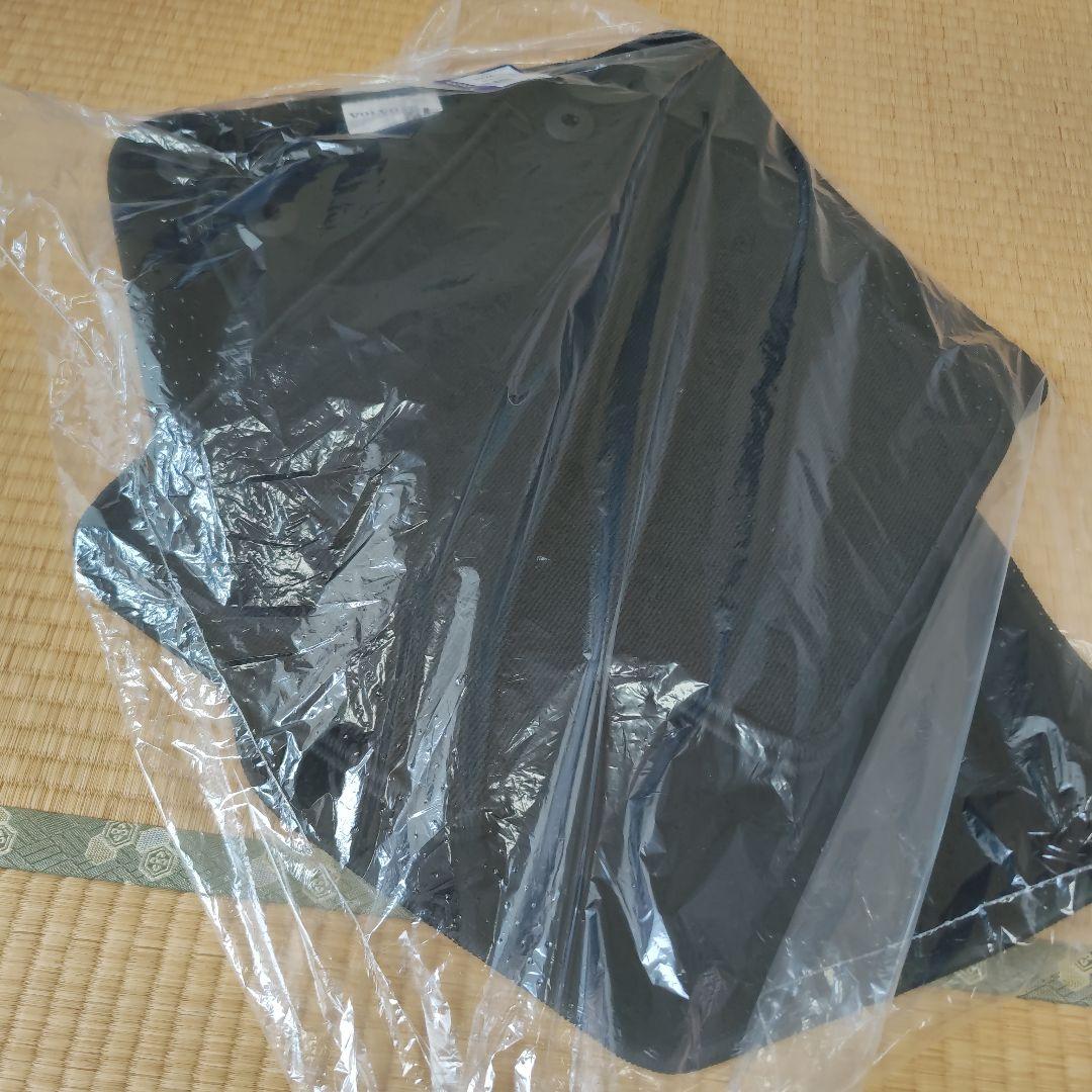 ボルボ　現行V60クロスカントリー　純正フロアマット