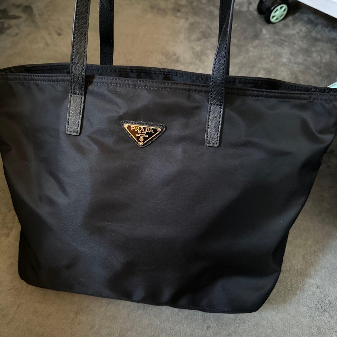 PRADAバック