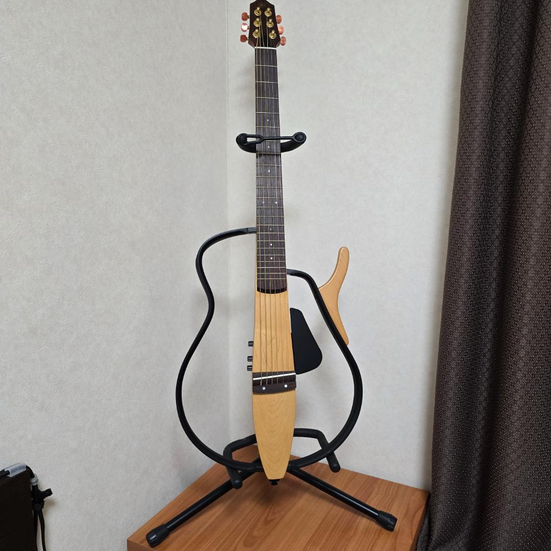 ヤマハ サイレントギター SLG-100S（チューナー、専用ケース、スタンド付）