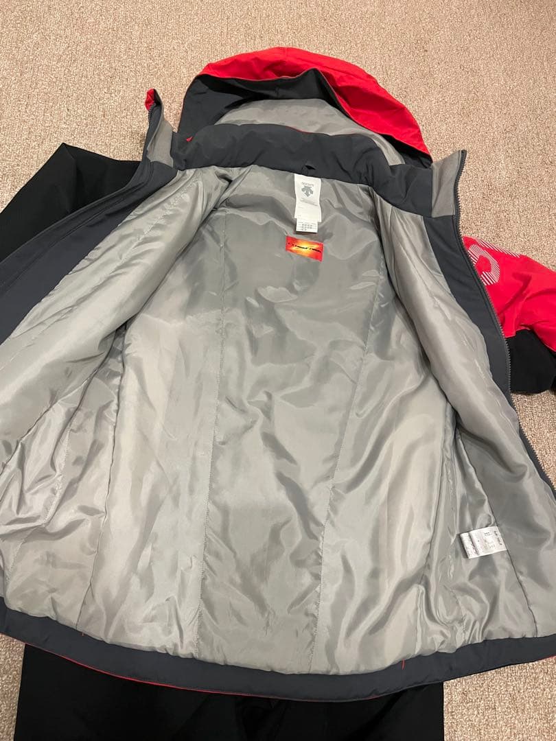 美品　DESCENTE デサント スキーウェア スノーボードウェア160