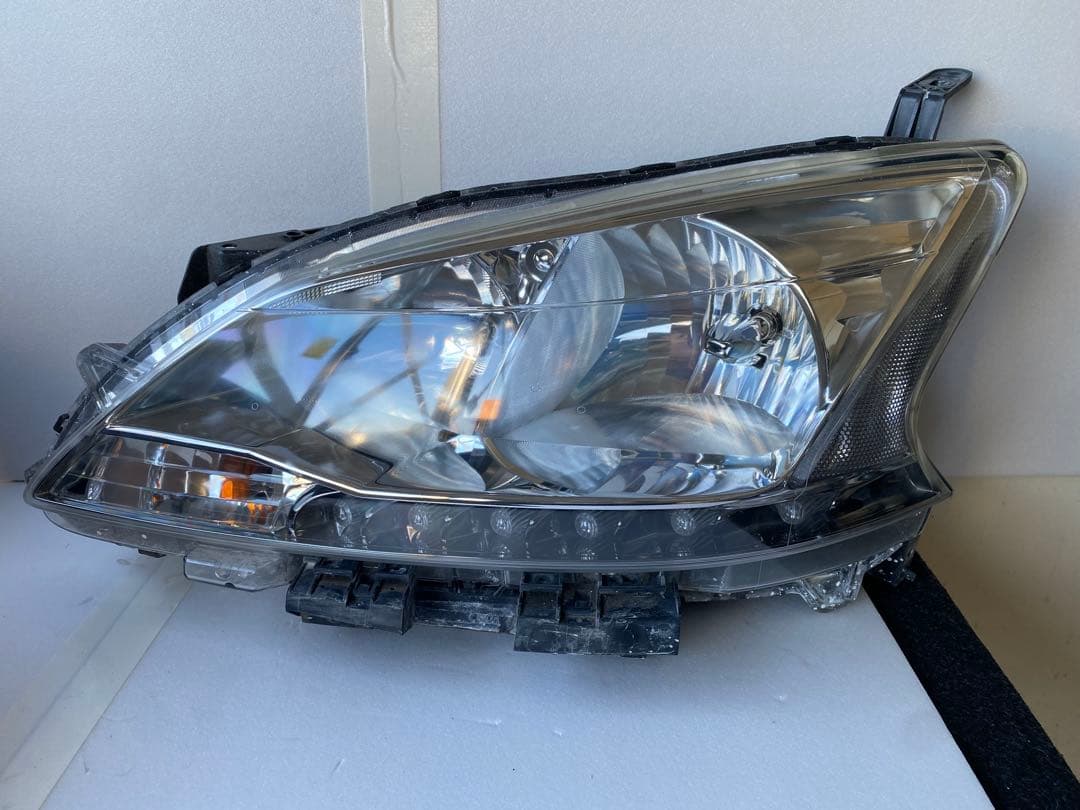 日産 シルフィ B17 前期 純正ヘッドライト 左右セット