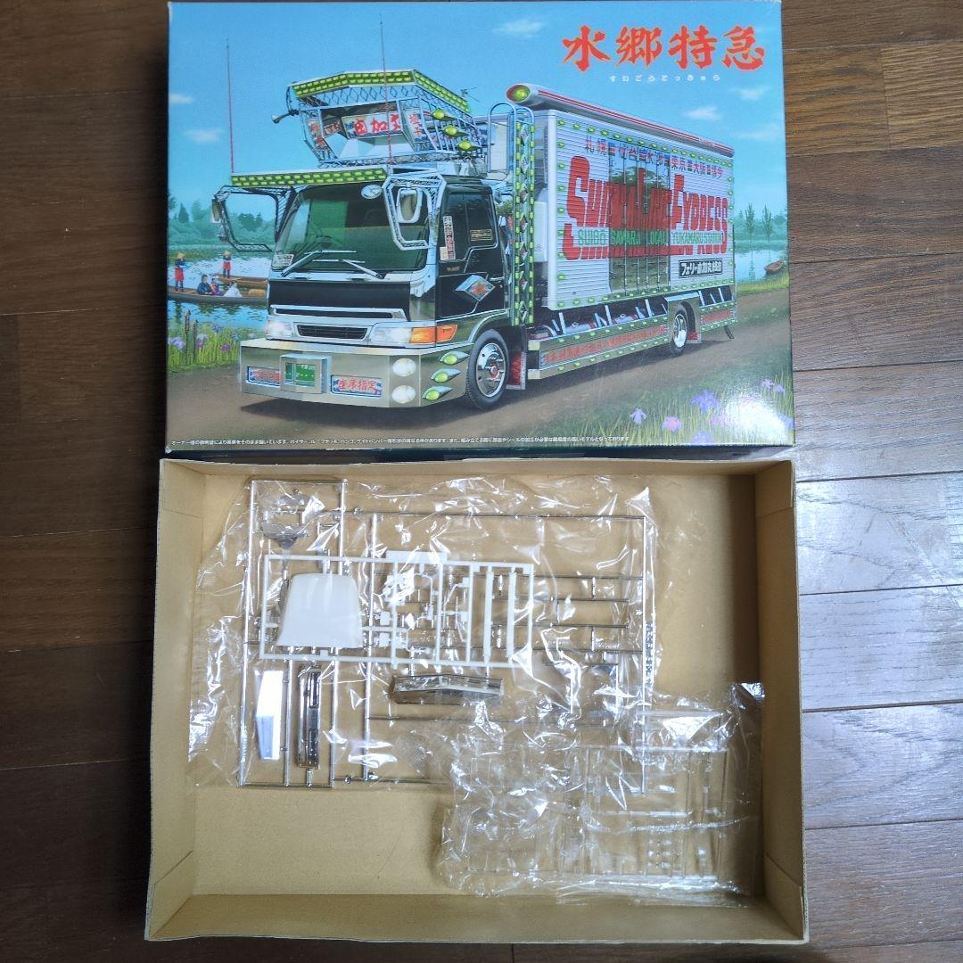 アオシマ　1/32　椎名急送　水郷特急