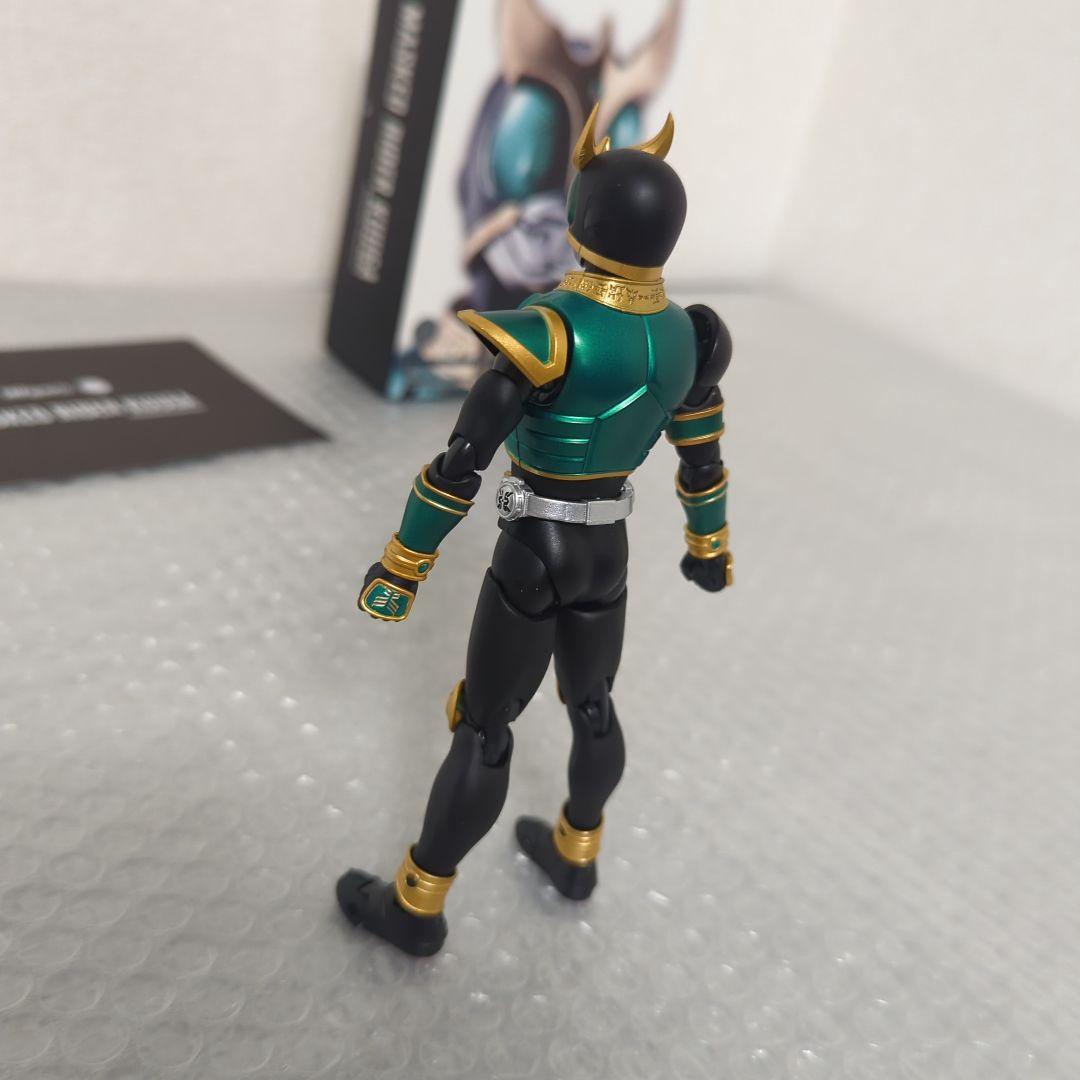 【美品】S.H.フィギュアーツ真骨彫製法 仮面ライダークウガ ライジングペガサス