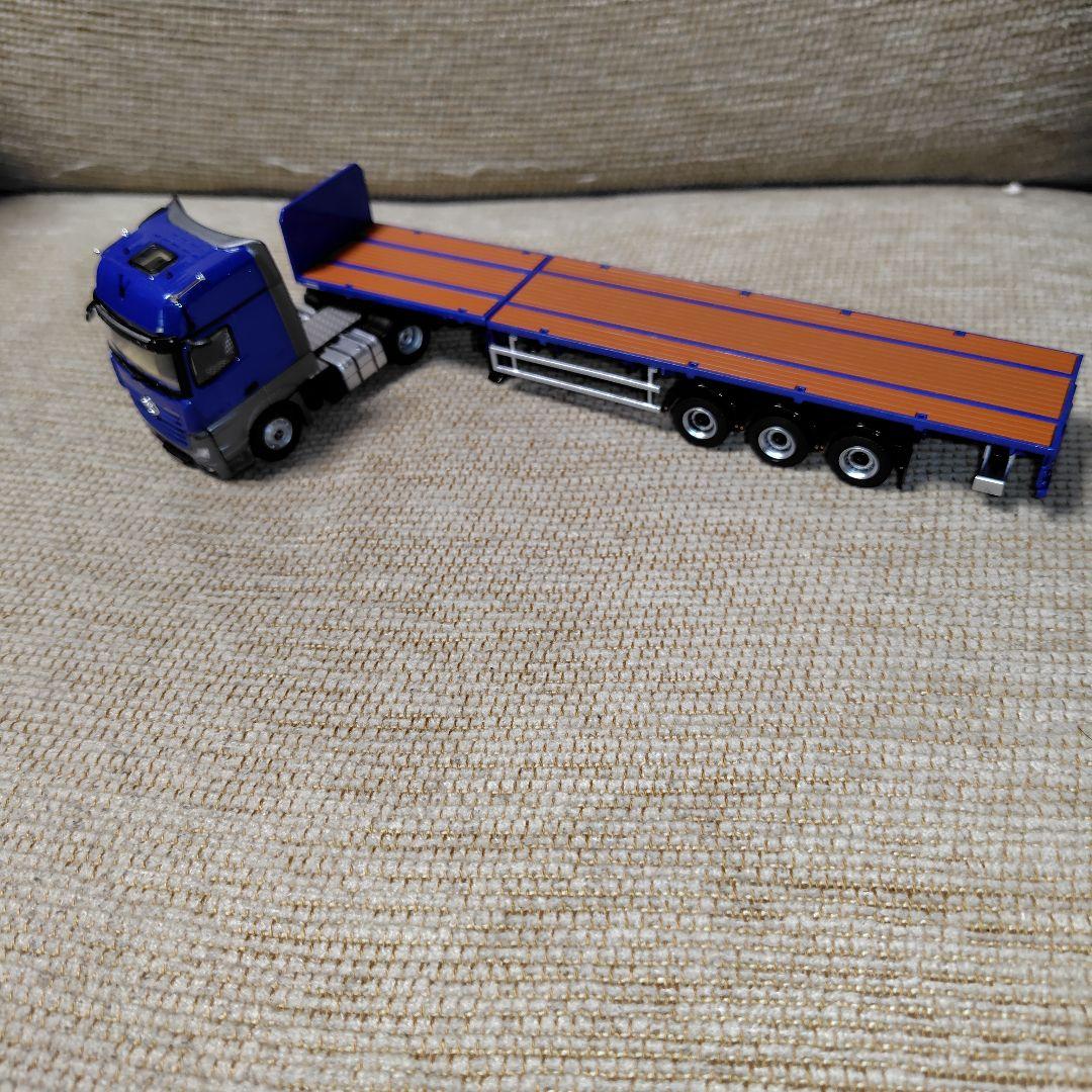 Mercedes-Benz ギガスペース スケーラブルトレーラーブルー