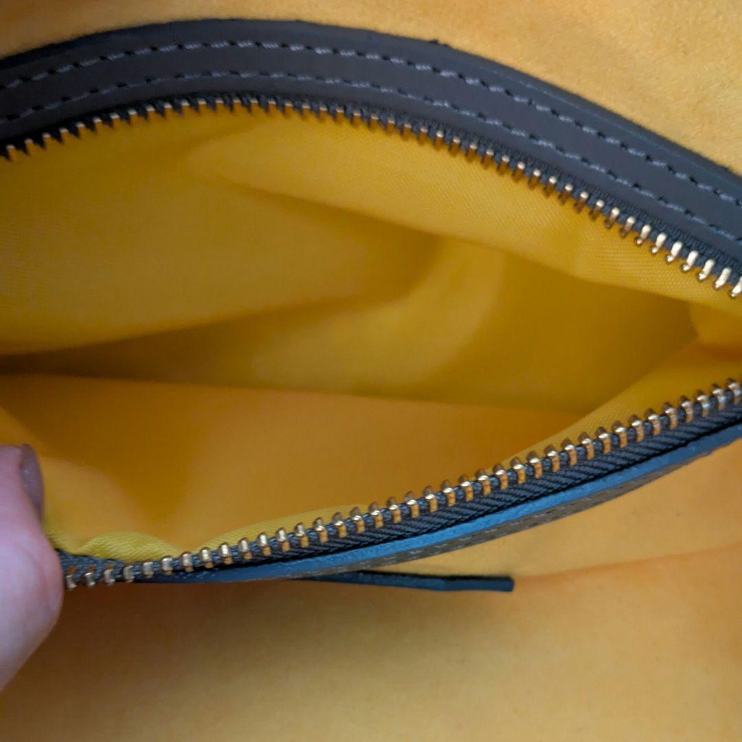 レザレクション　バッグ