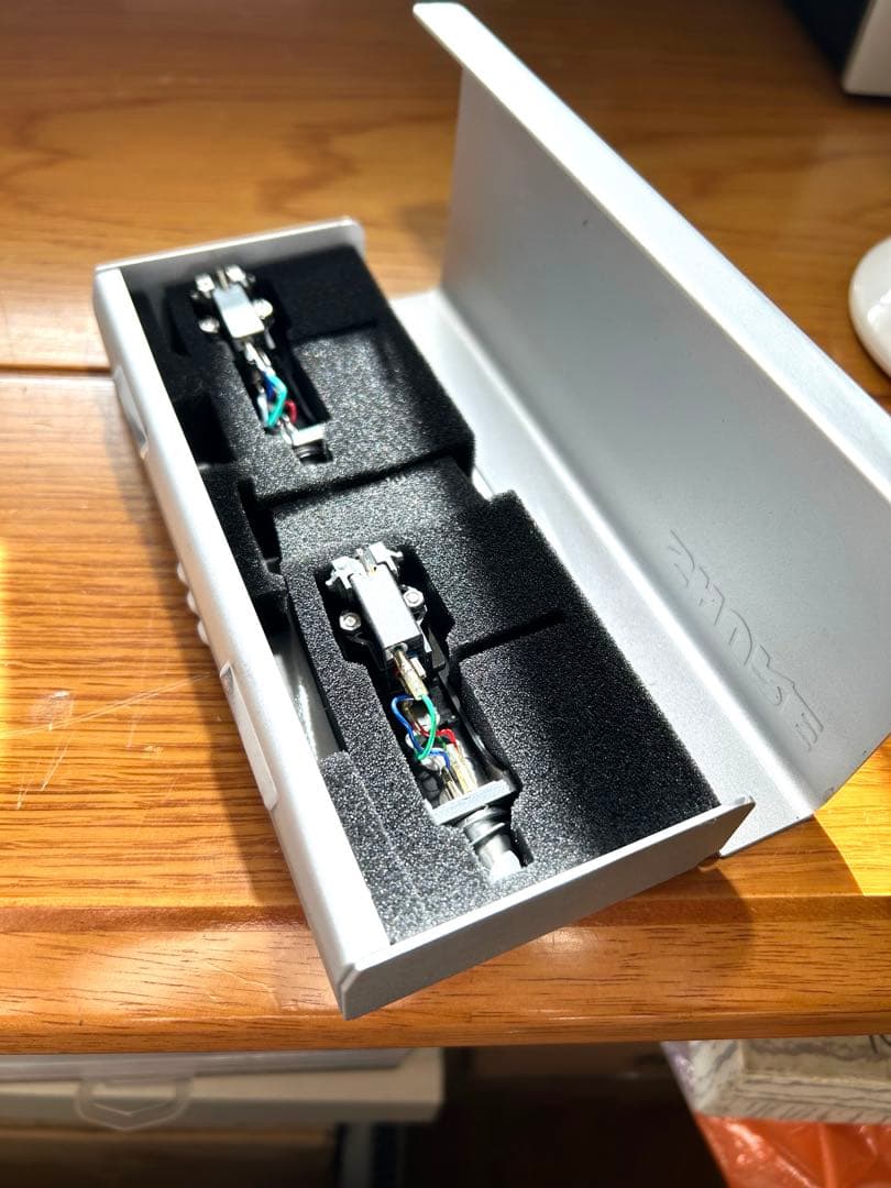 シュアーM44Gレコードカートリッジ二本セット、アルミケース、テクニクスシェル