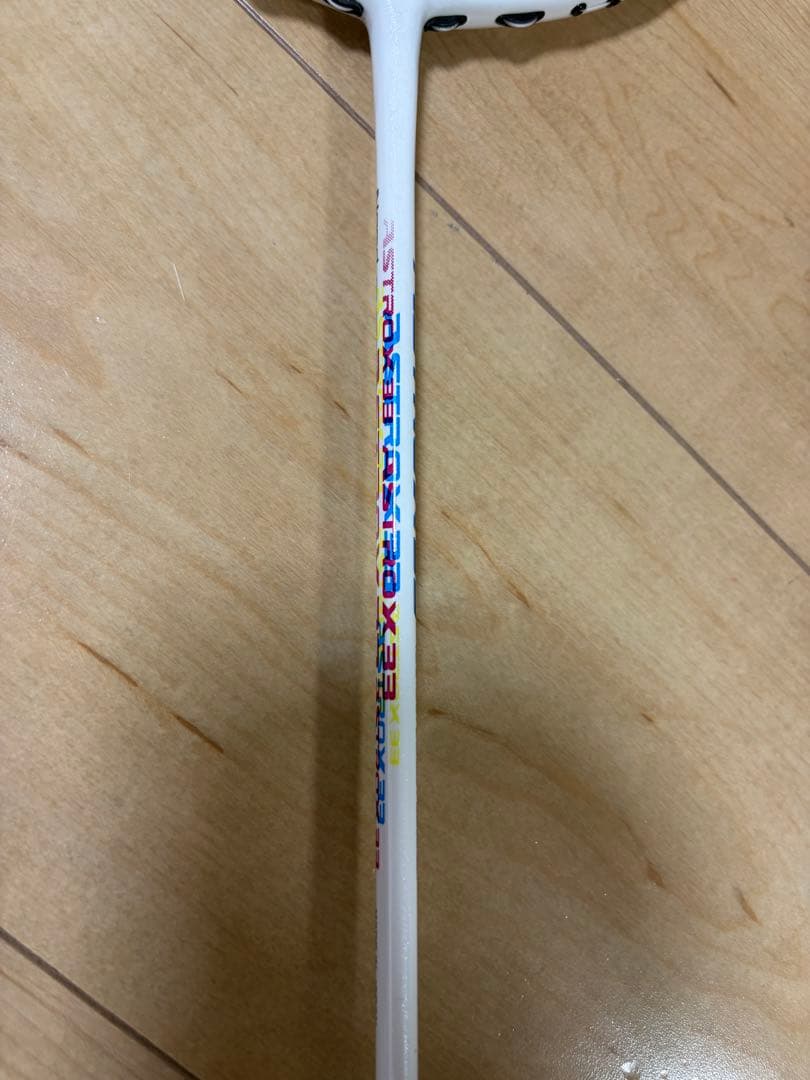 ヨネックスバドミントンラケット　アストロクス33