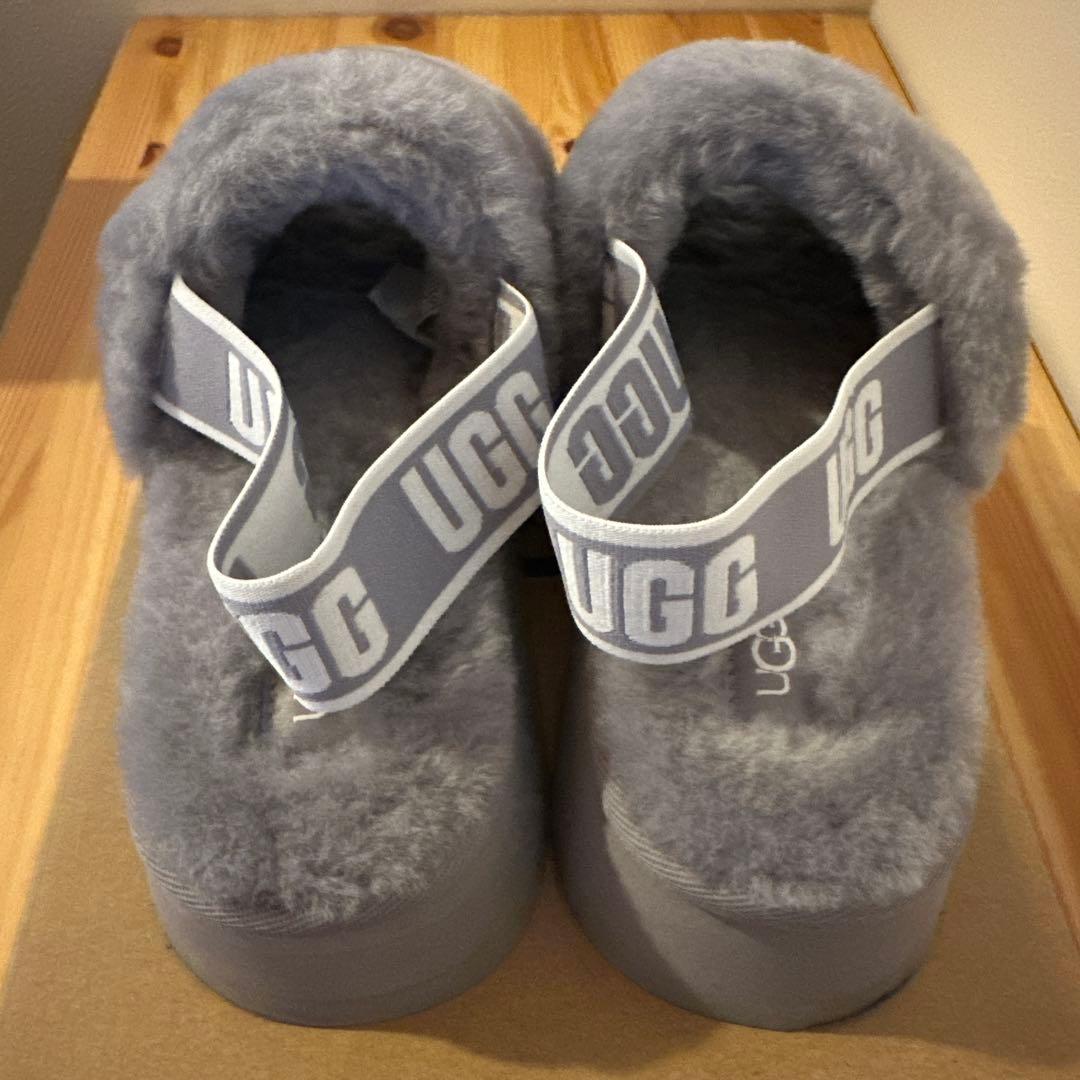 UGG グレー ファー スライドサンダル