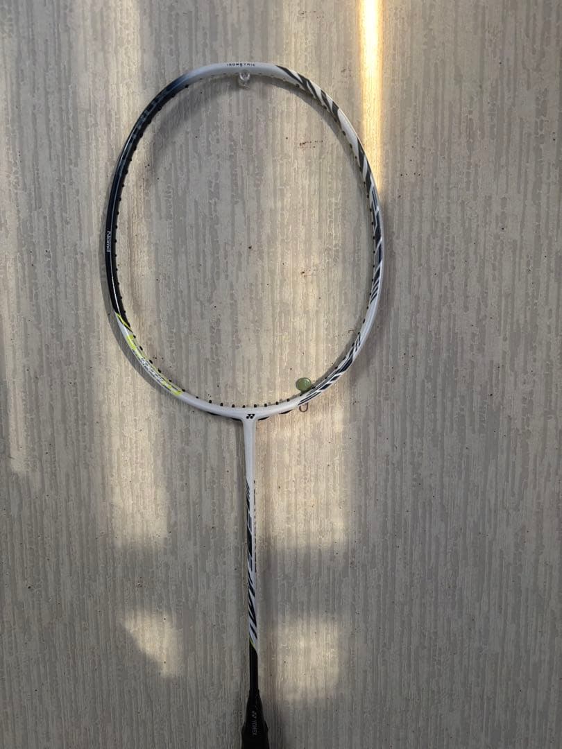 バドミントンラケット ホワイト ブラック