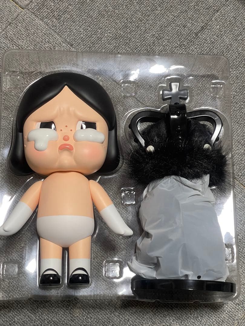 ぬいぐるみ MEGA CRYBABY 400%