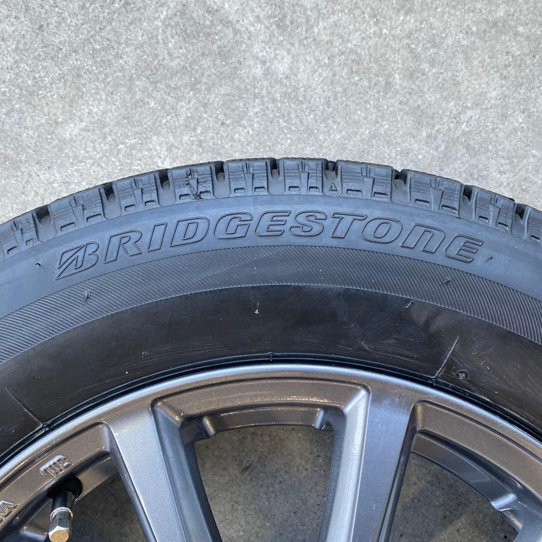 中古溝ありブリヂストンスタッドレスセット185/65R15アクア、ノート