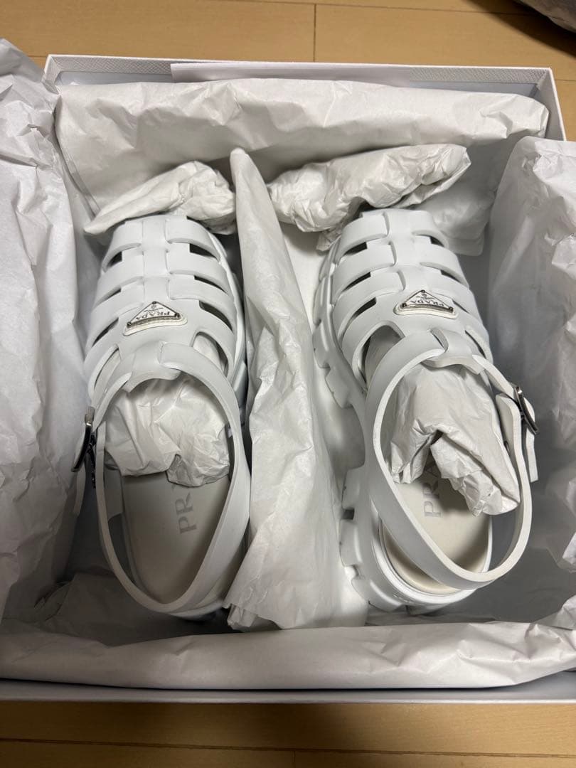 PRADA ラバーサンダル　ホワイト　箱付