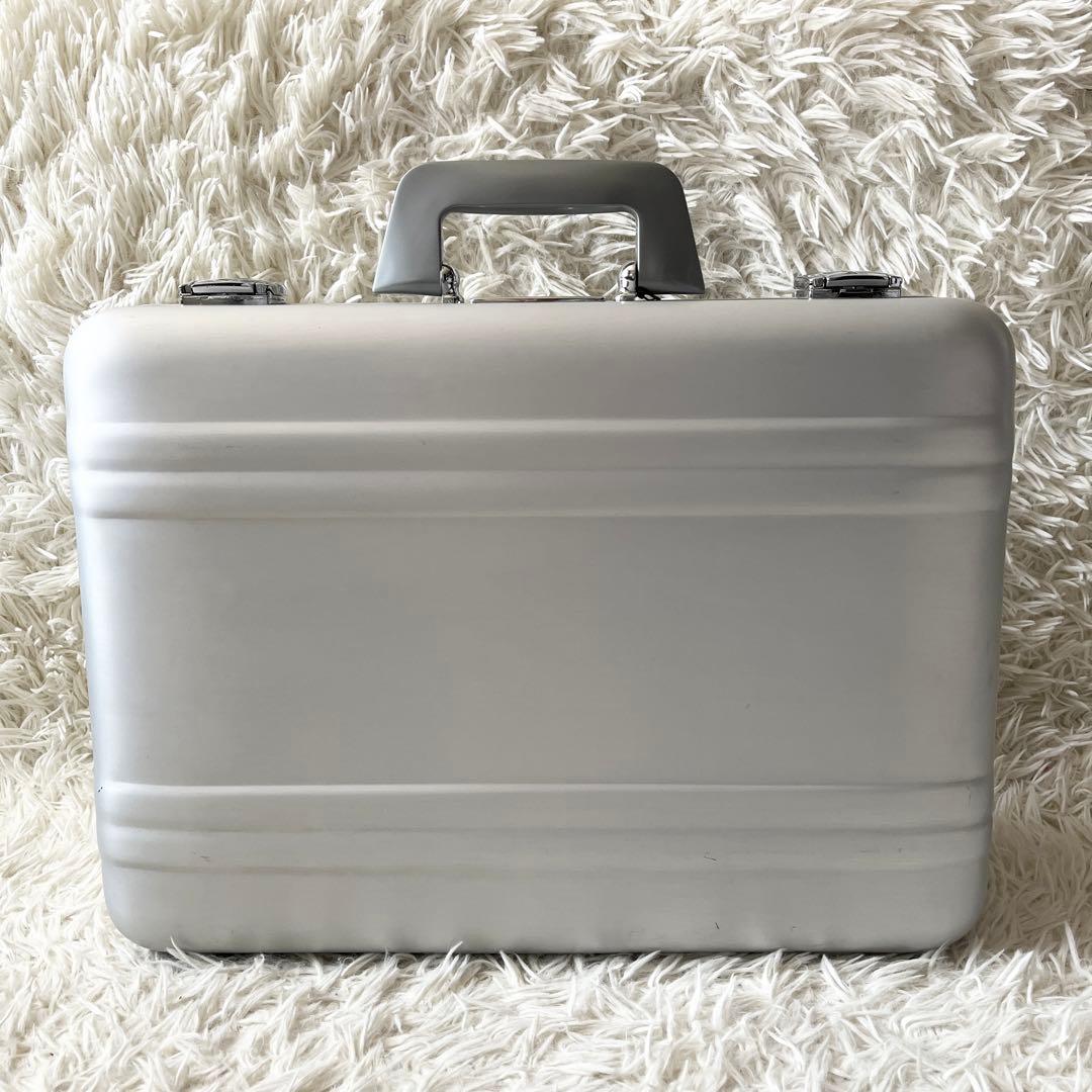 未使用品✨ゼロハリバートン　アタッシュケース　シルバー　アルミ　ブリーフケース