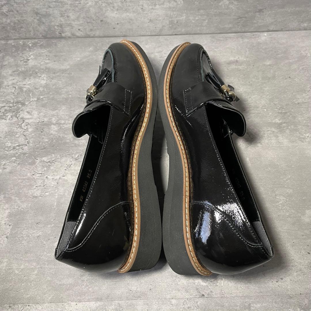 【未使用級】ダイアナ エナメル　タッセル ローファー　ポインテッド　黒　25cm