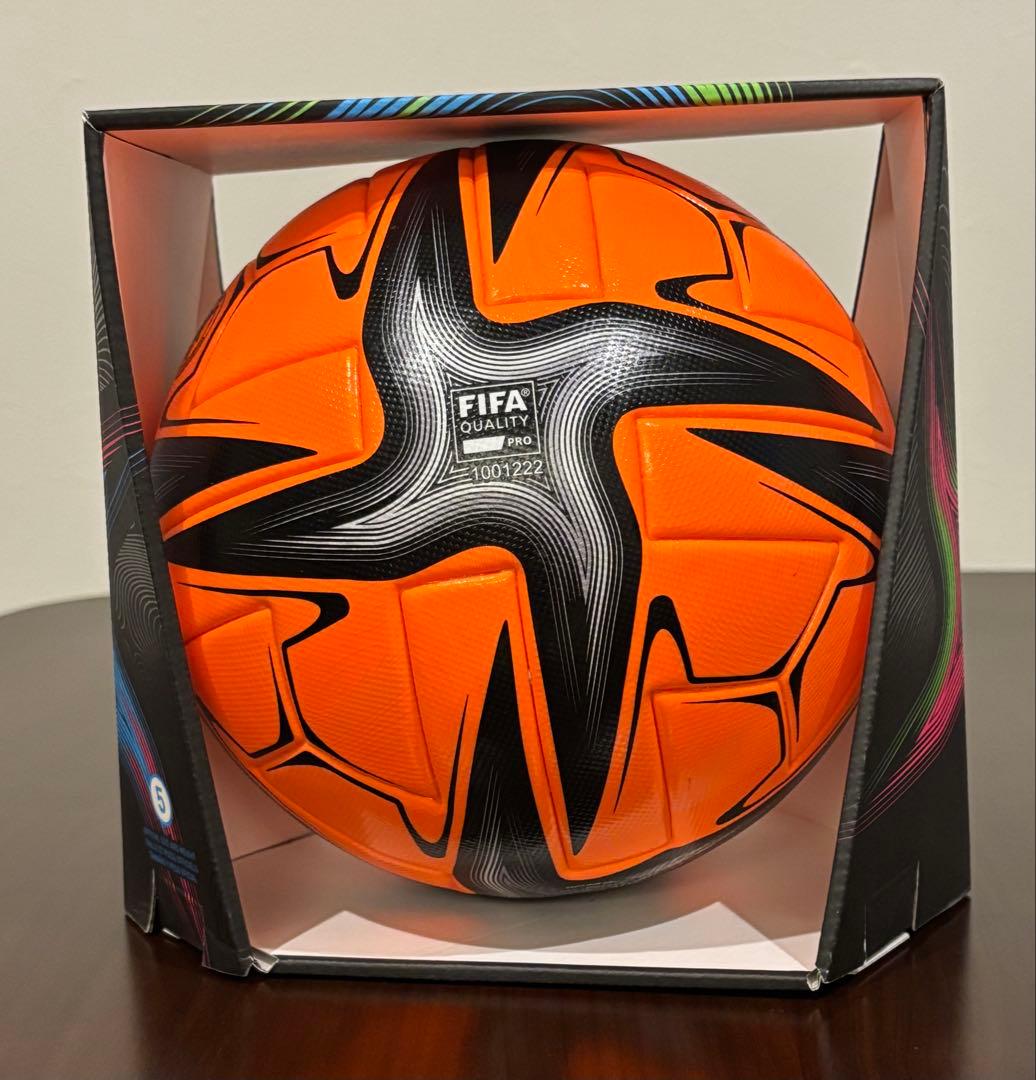 アディダス　サッカーボール　5号球　CONEXT 21