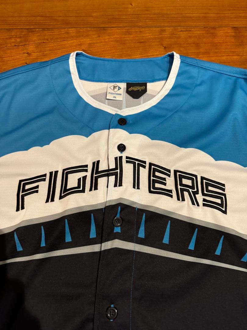 日本ハムファイターズ2025ユニフォーム エスコンXL 試着のみ　定価11000