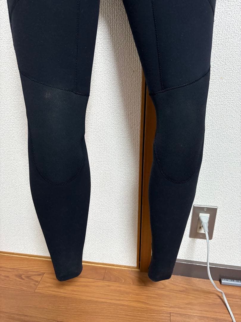 BREAKER OUT 3mmフルスーツ ブラック ピンク チェック柄