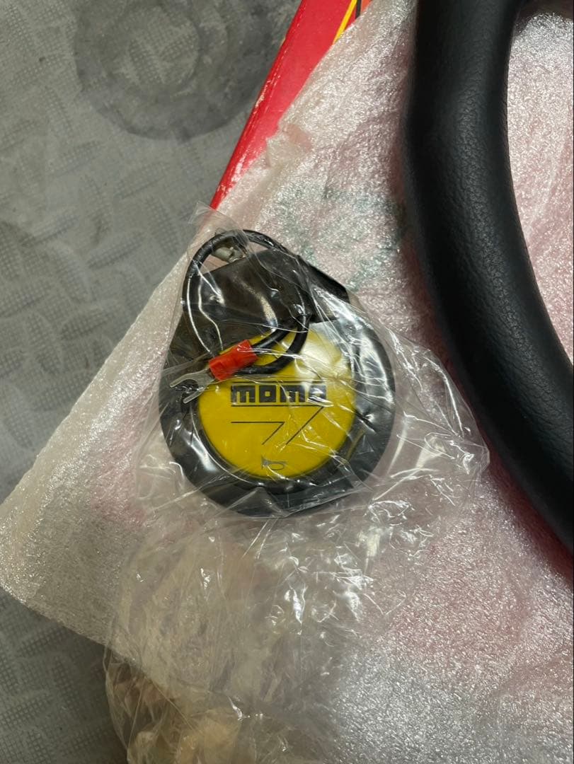 D*I様 MOMO ステアリング ホーンボタン付き レーシングライン ヴィンテー