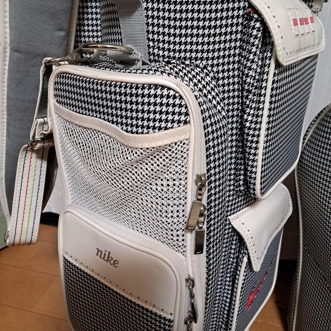 ナイキキャディバック、フード付き、8.5インチ。美品！