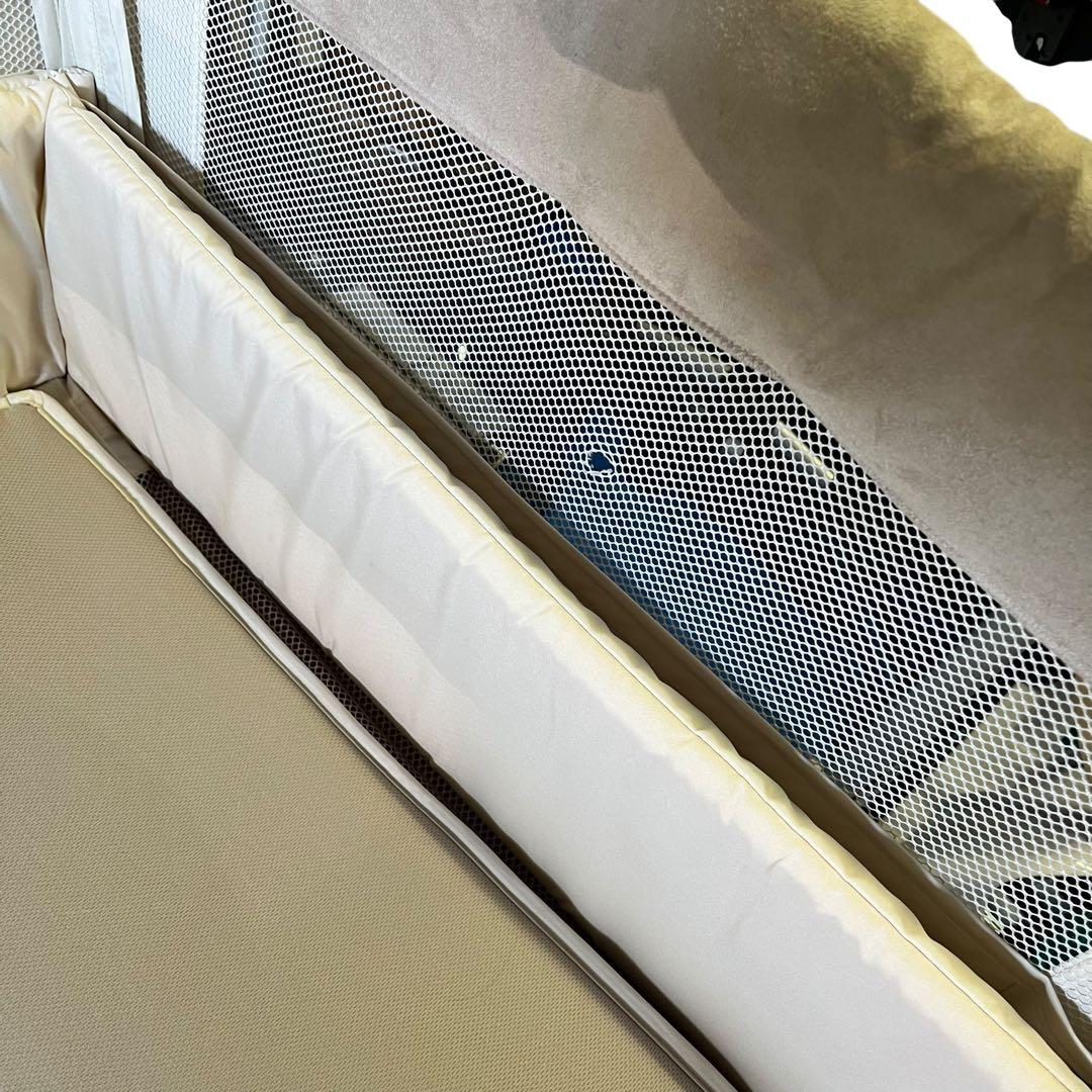 【美品】アップリカ ココネルエアープラス シュークリームGR ベビーベッド