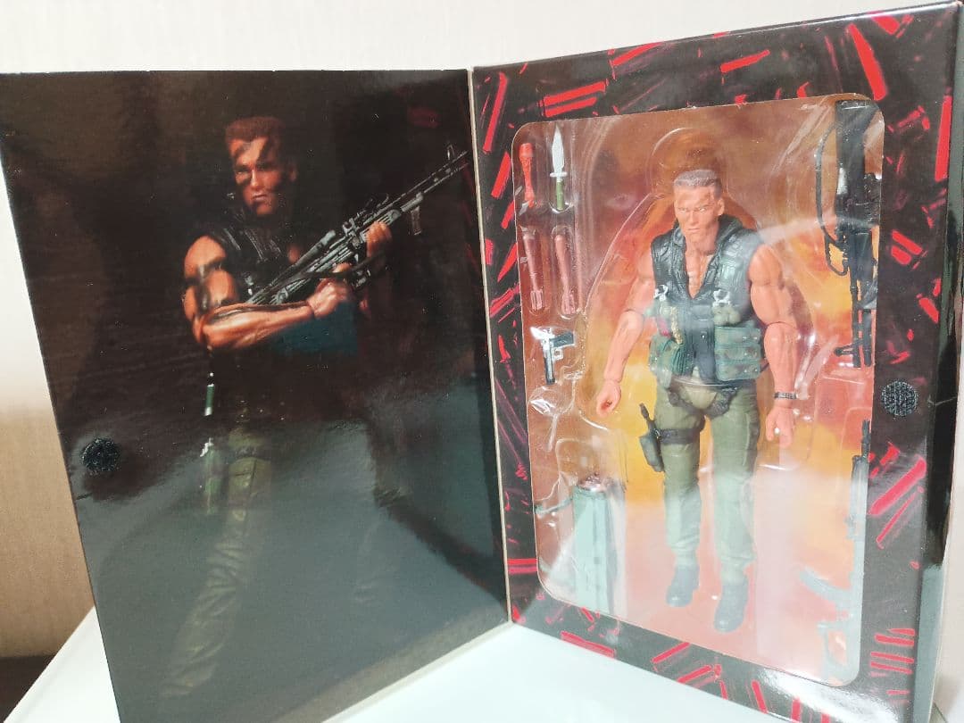 新品②★コマンドー　フィギュア★アーノルドシュワルツェネッガー★