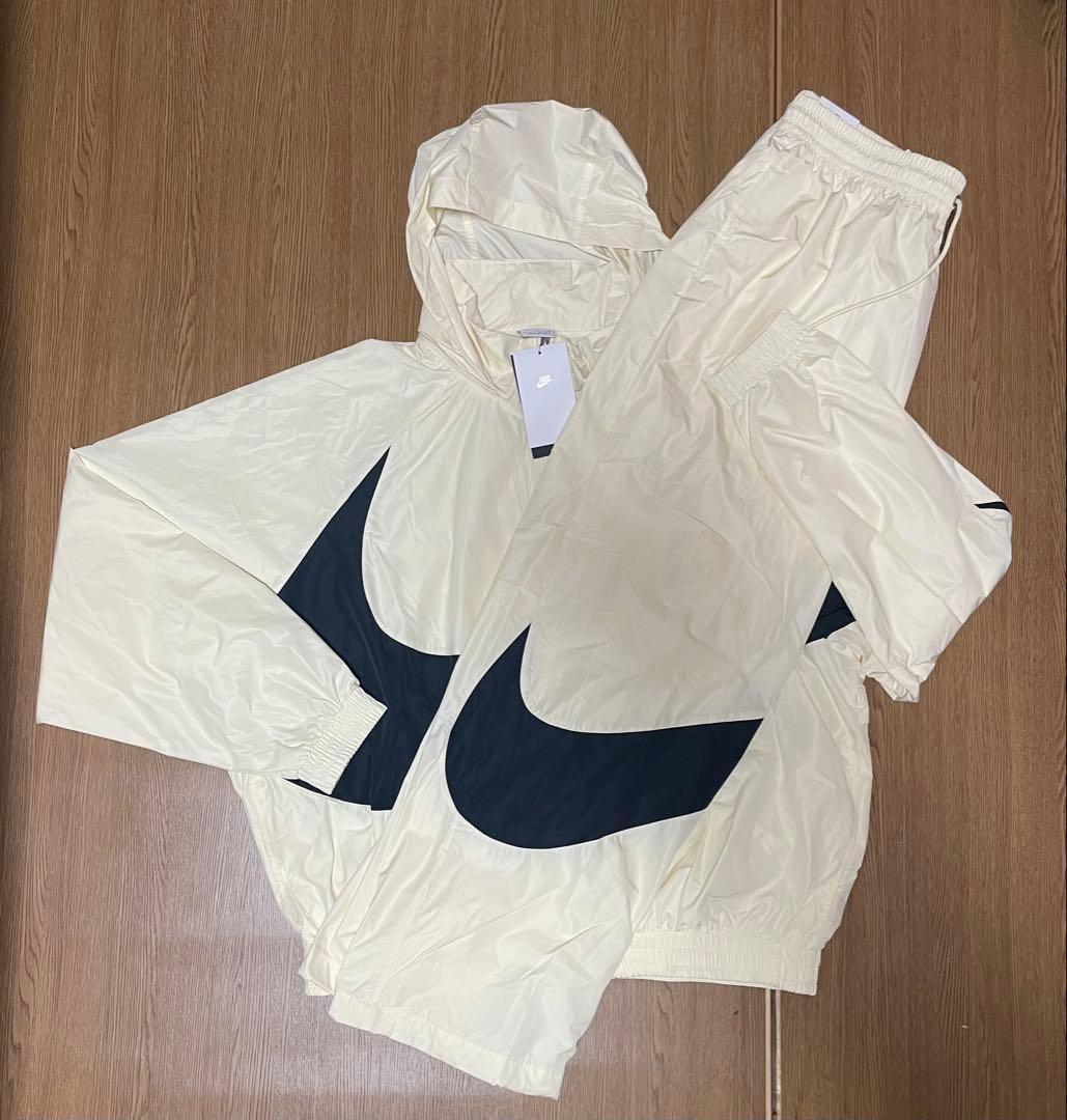 新品未使用　NIKE ビッグスウッシュ ウーブンセットアップ