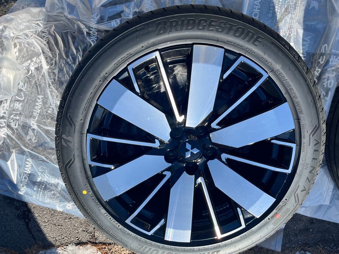 アウトランダーPHEV 純正20インチタイヤホイールセット　納車すぐに交換