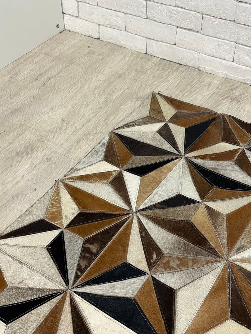 【東京都内23区配送無料】定価17万円　ドイツ製　牛革　絨毯　ラグ　カーペット