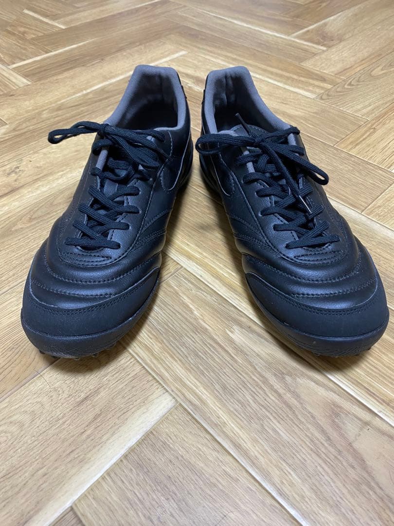 一度着用　ミズノ　モレリアトレシュー27cm