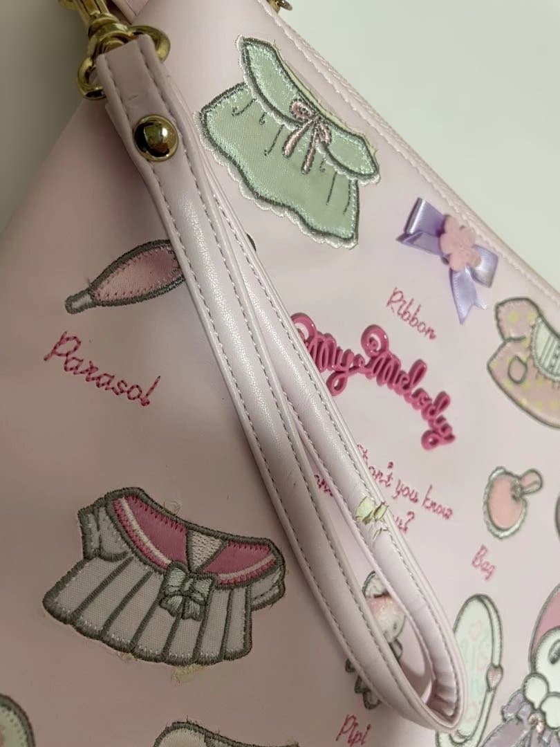 My Melody 大きめポーチ ピンクきせかえマイメロ⚠️破れあり
