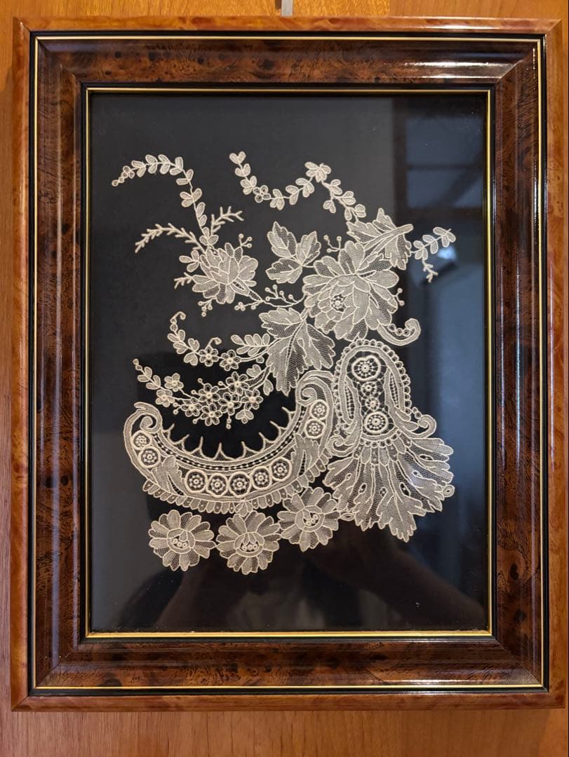 薔薇のアンティークレース　ベルギー