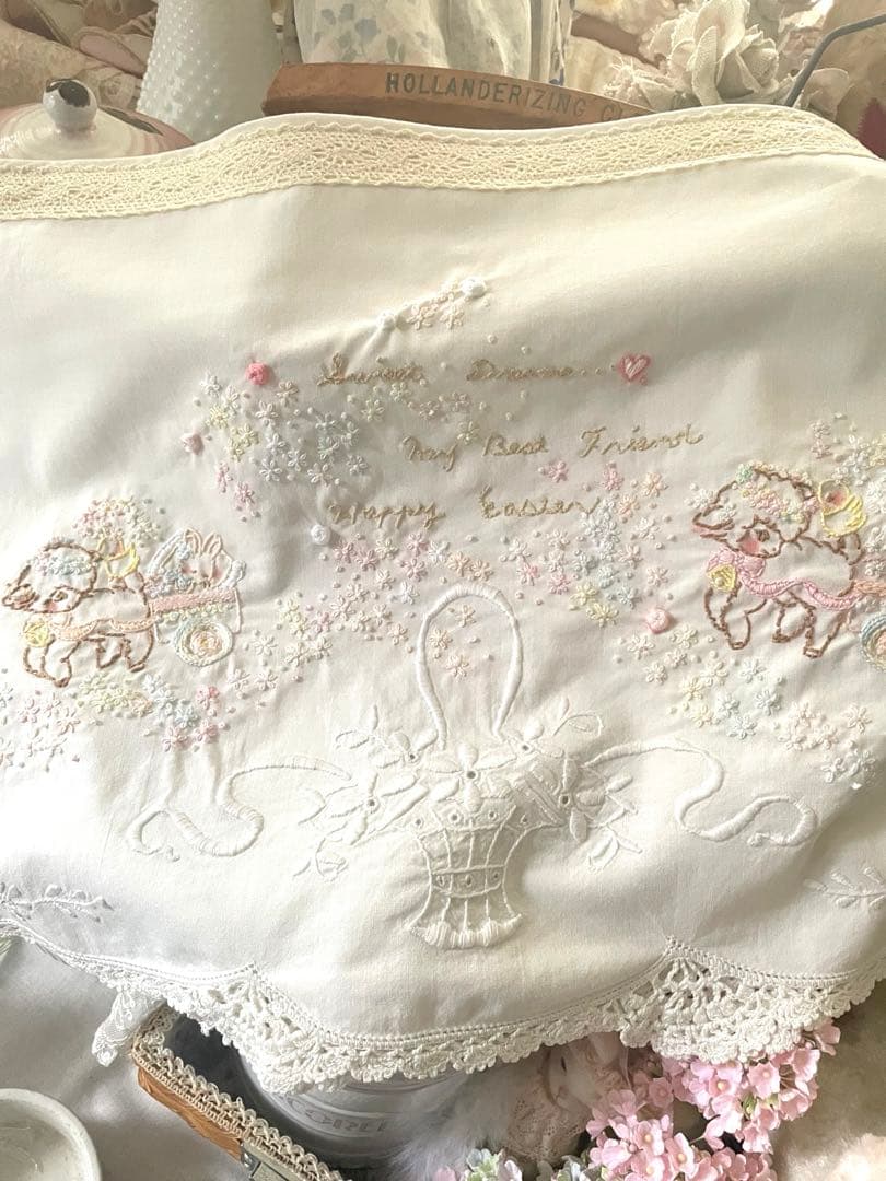 ヴィンテージクロス＆ハンドメイド刺繍アニマルちゃん·͜· ♡