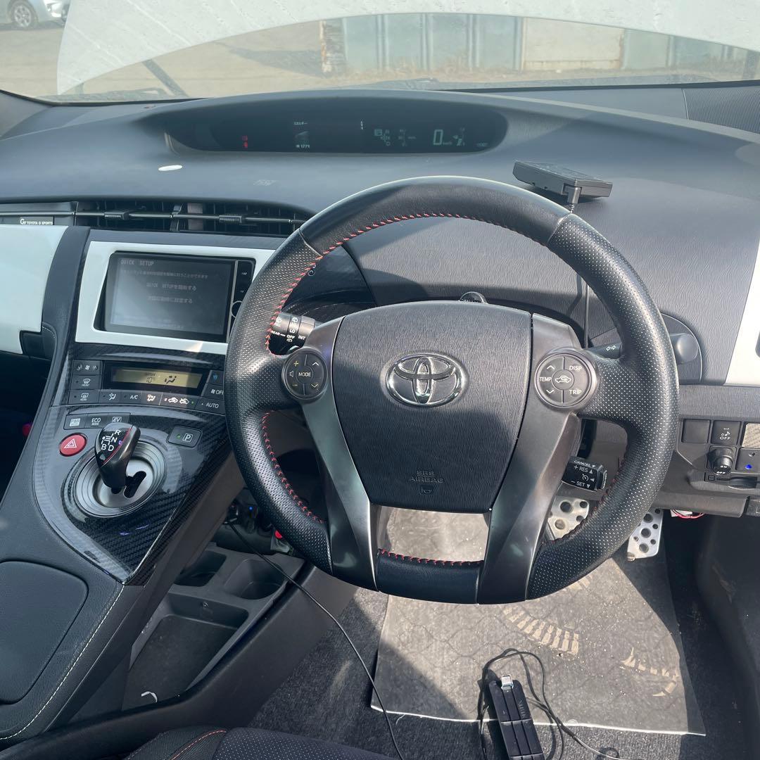 トヨタプリウスZVW30 GSグレード　ステリング　ホイール レッドステッチ 赤