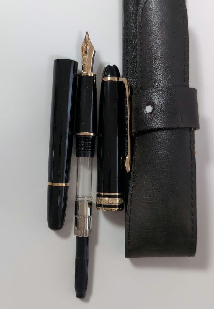 モンブラン　万年筆　黒　未使用　レザーケース
