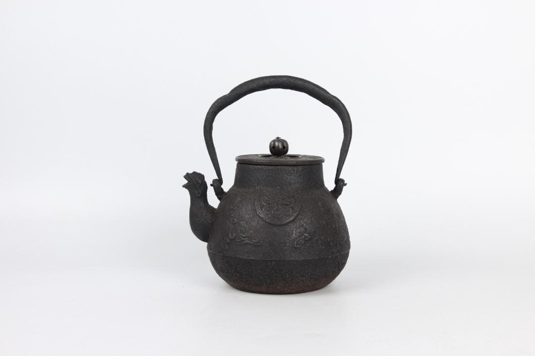 時代 鉄瓶 寿龍堂 造 饕餮紋 獣口 銅蓋 銀摘み　容量約900ml FJ9-1