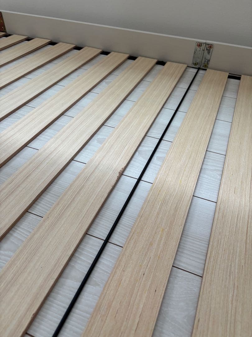 棚・コンセント・LED照明付きダブルベッド　ローベッド　ホワイト