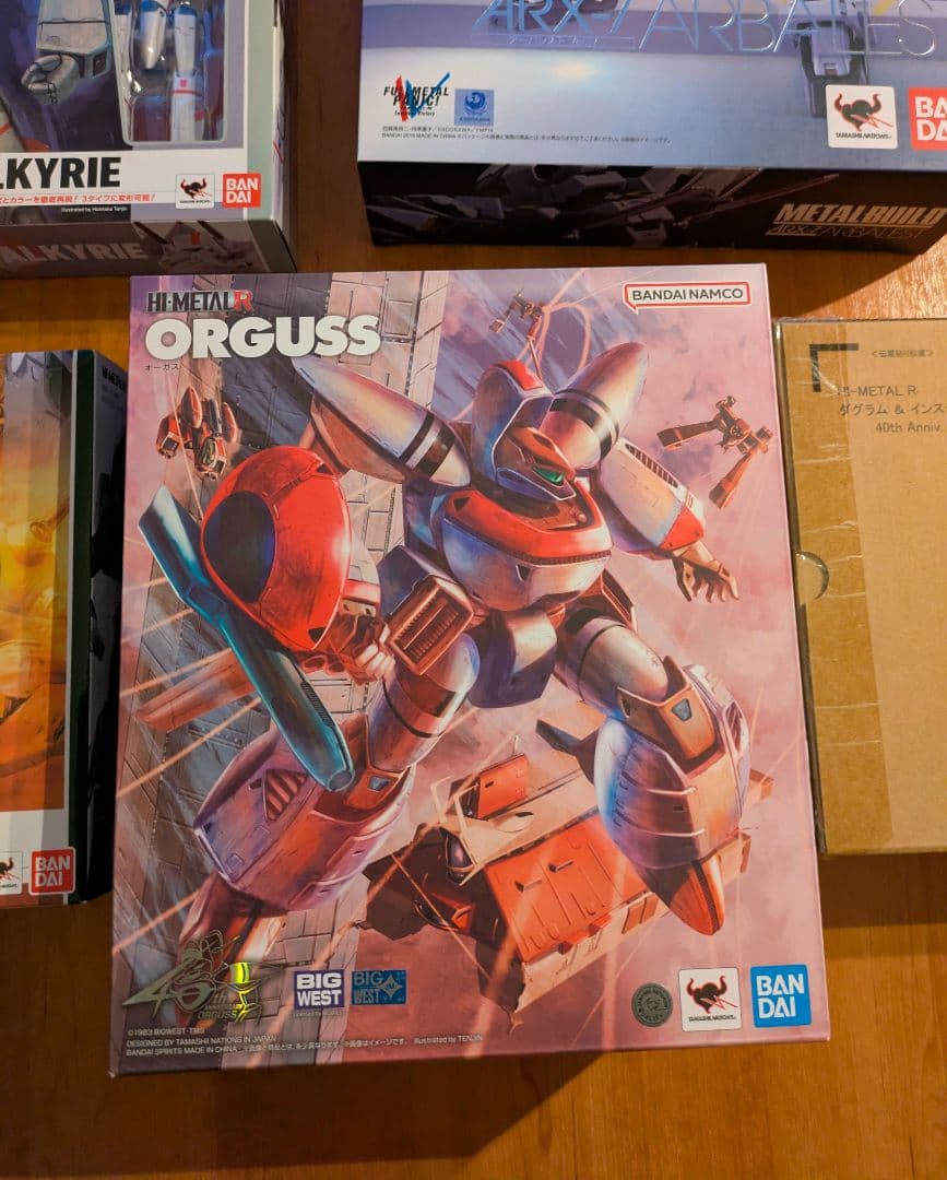 新品　リアルロボット　メタルフィギュア