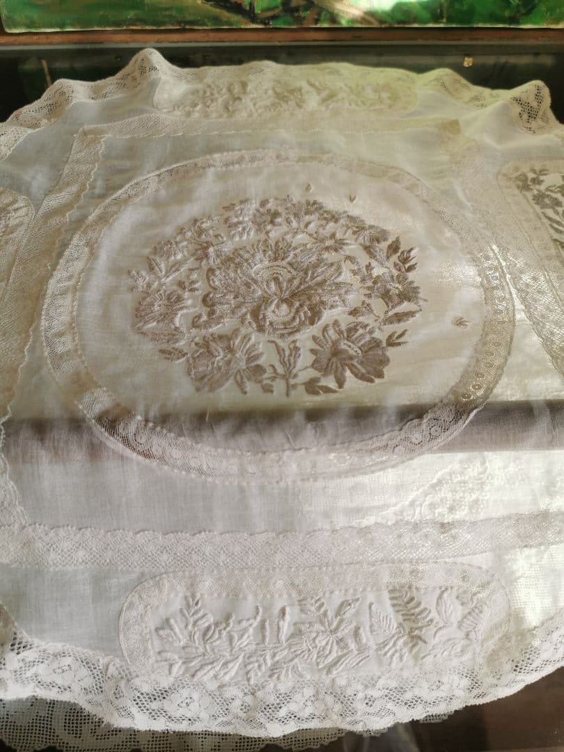 アンティーク フランス 美しい盛上刺繍 ノルマンディーレース 象牙色アイボリー