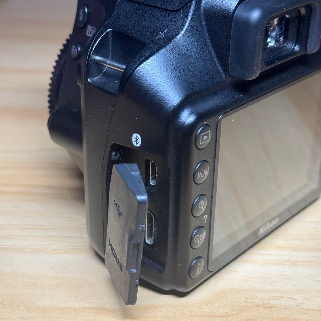 Nikon D3400 18-70mmレンズ、バッテリー、ストラップつき