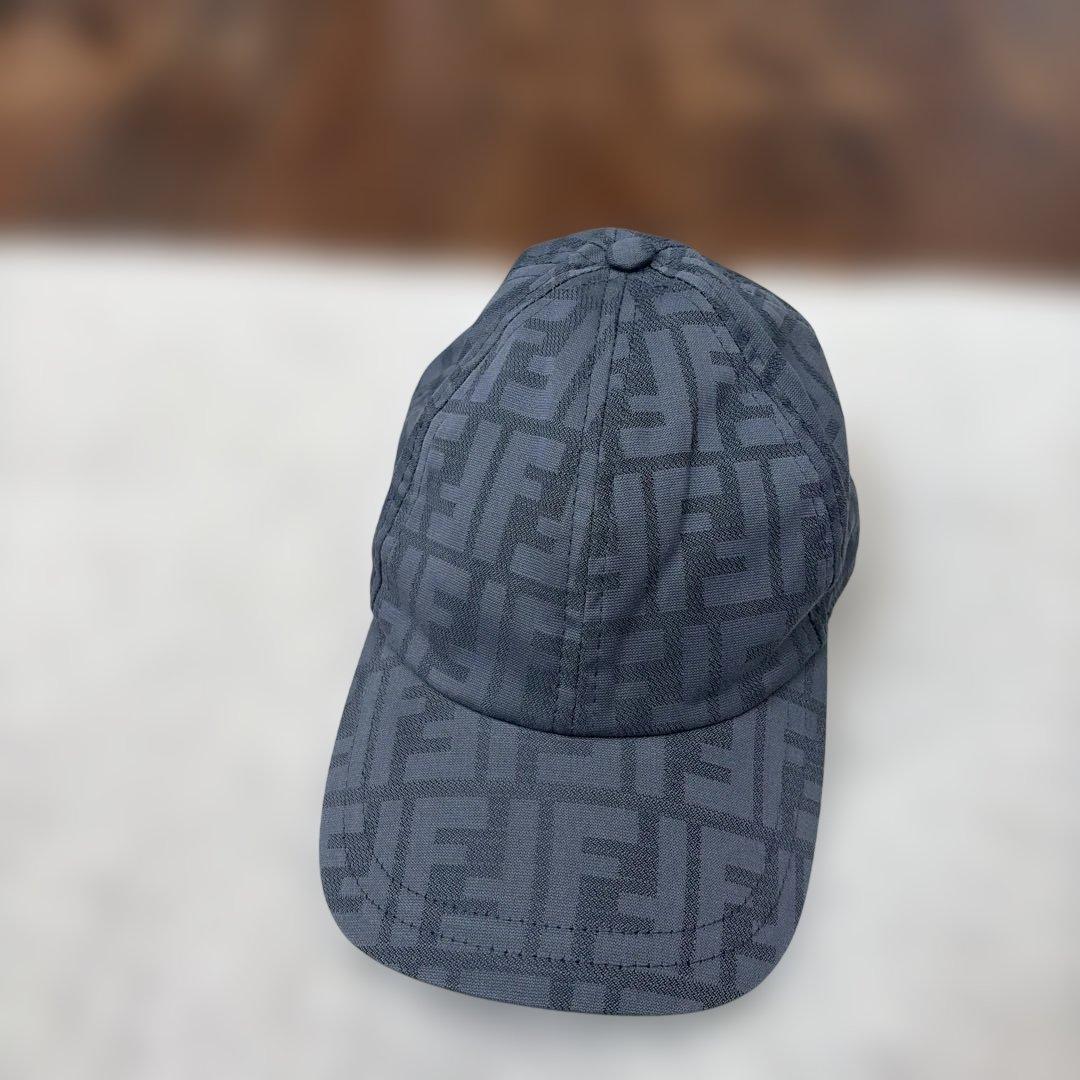 グレー ロゴ入り ベースボールキャップ