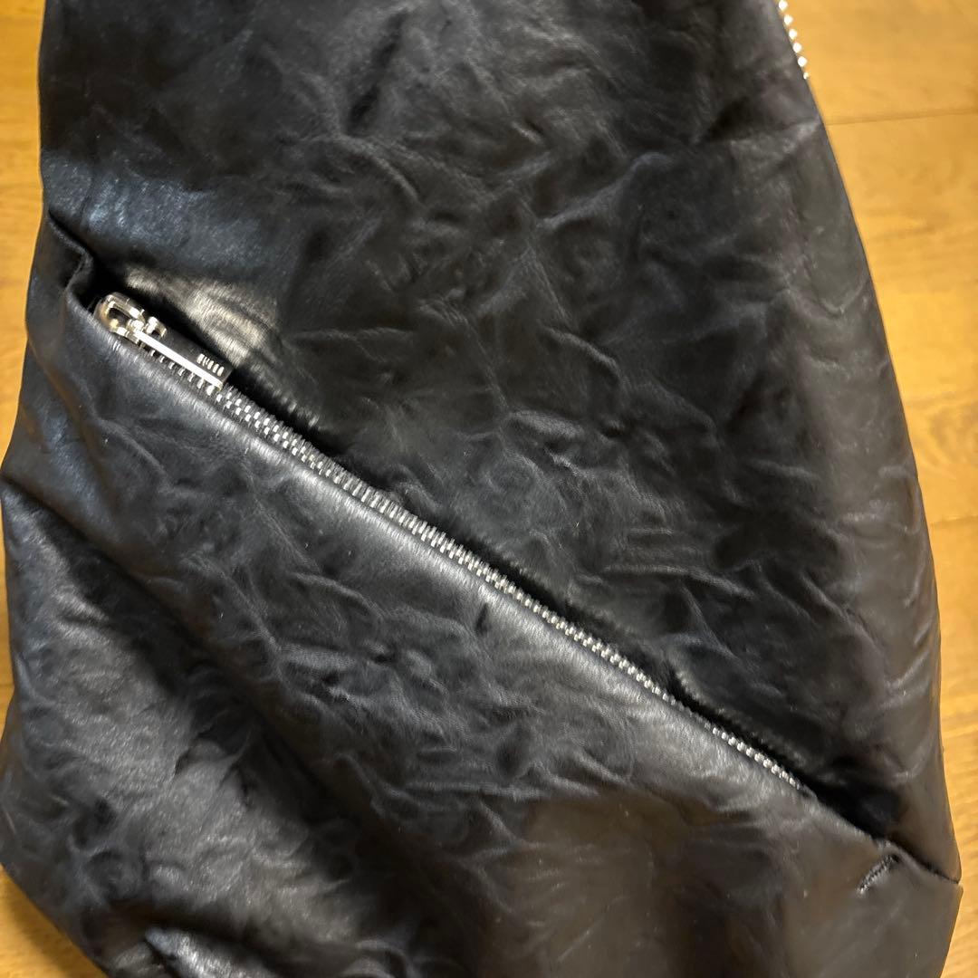 ユ*。様 ZUCCa / EMBOSSボディバッグ /　黒ブラック