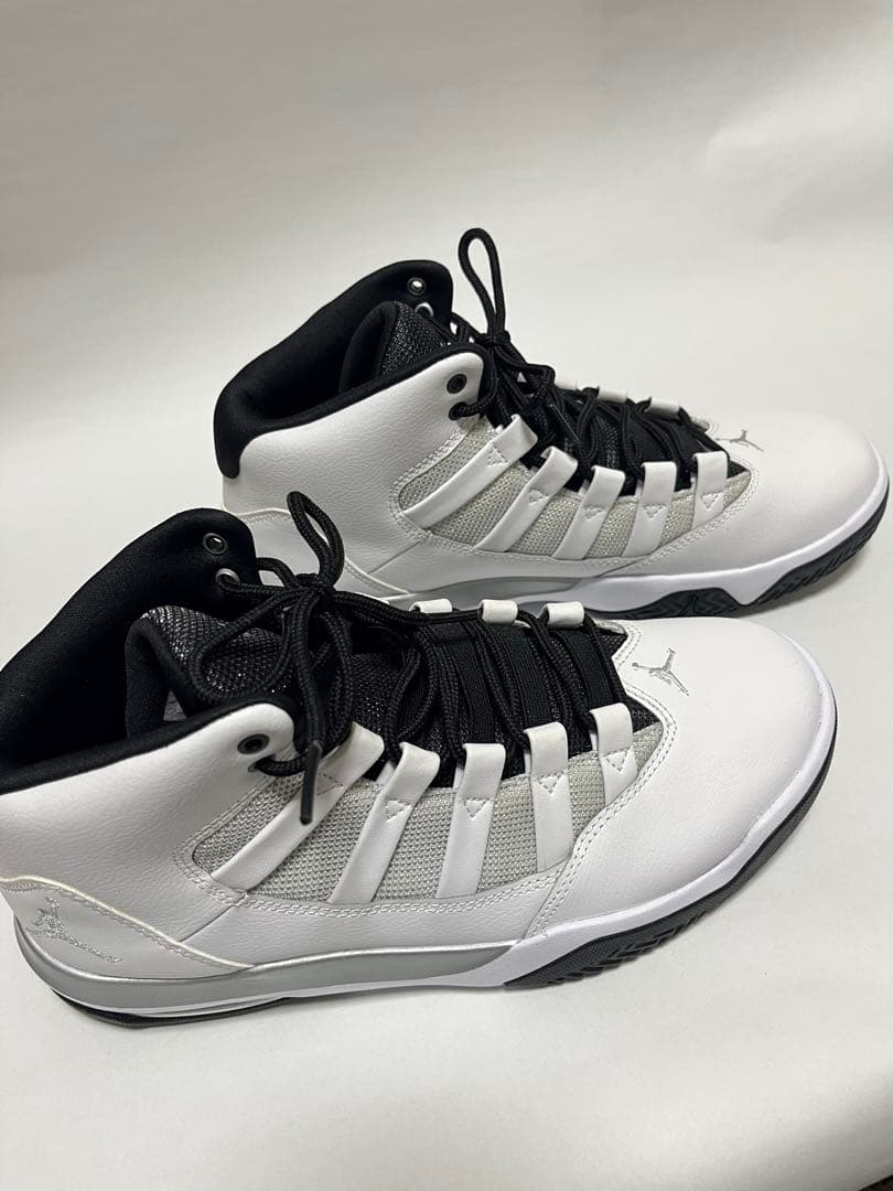 あ*つ様 エアジョーダン　マックス　オーラ　ホワイト／ブラック