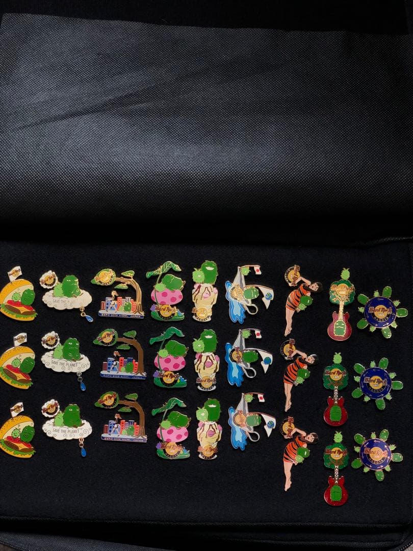 ハードロックカフェピンバッジ　愛・地球博　金　銀　銅　3色フルセット激レア保存品