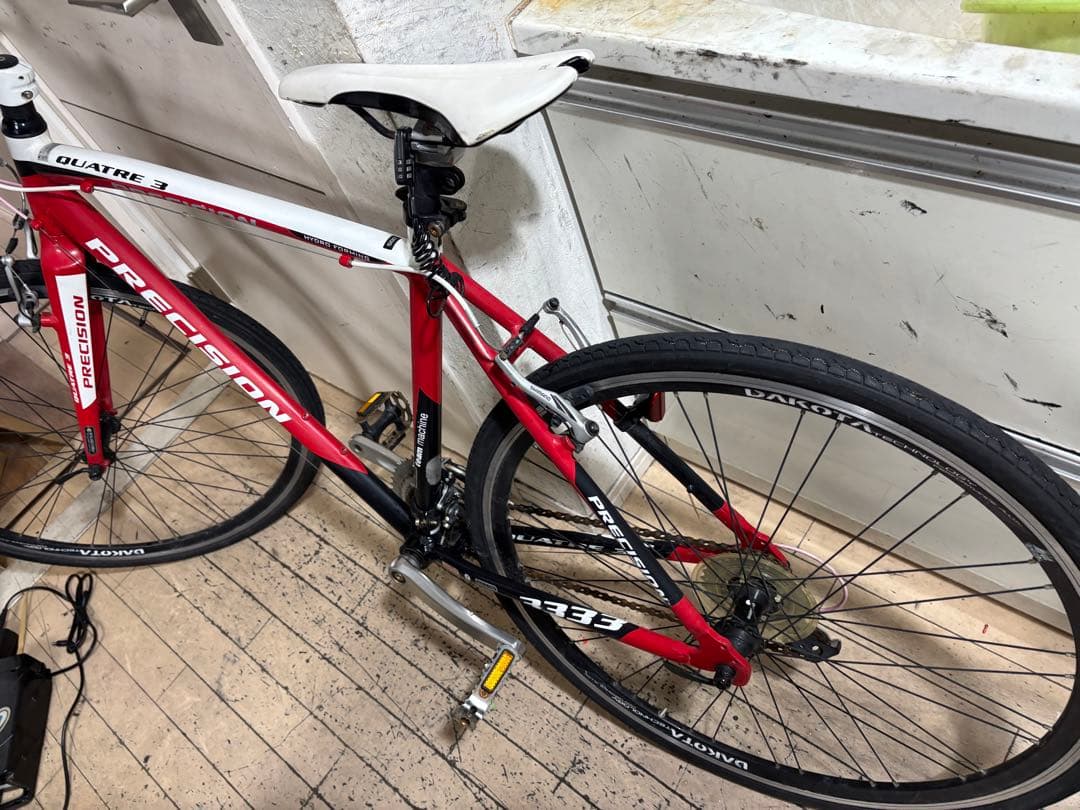 PRECISION QUATRE クロスバイク 333 レッド/ホワイト