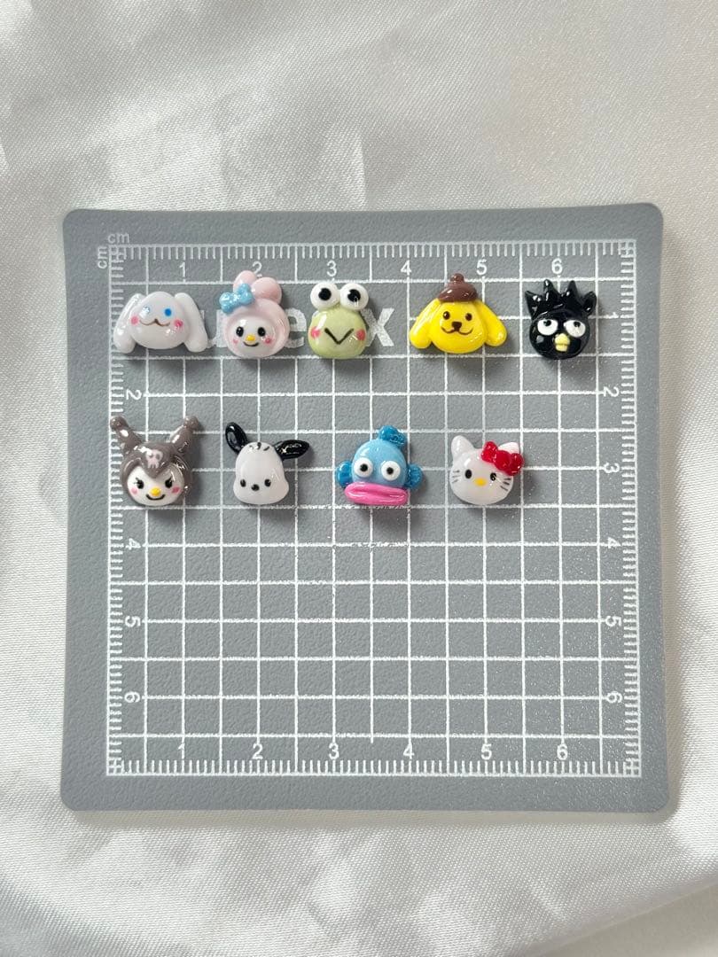 ネイルパーツ　サンリオ