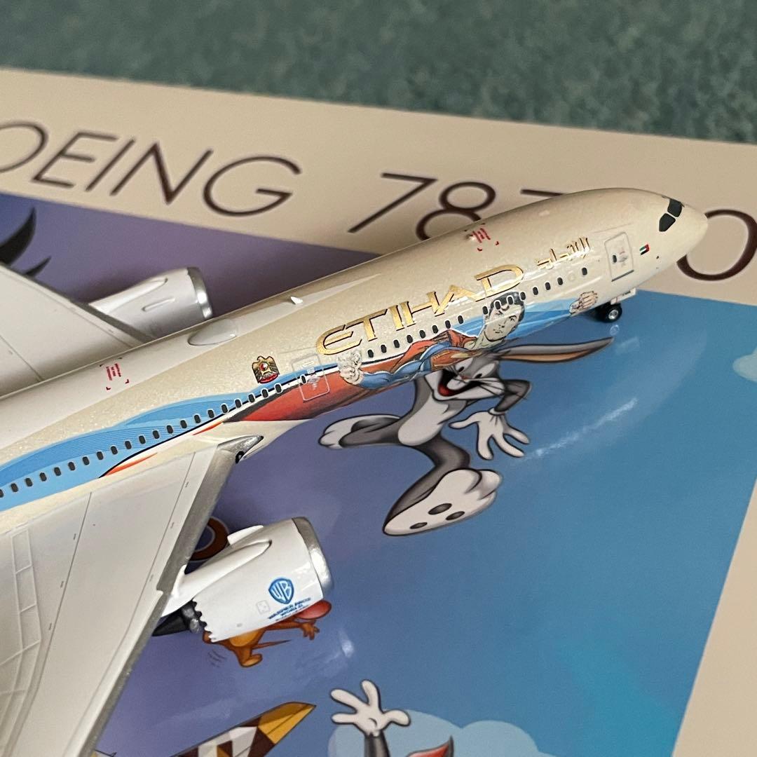 ETIHAD AIRWAYS エティハド 787-10 ワーナー・ブラザース