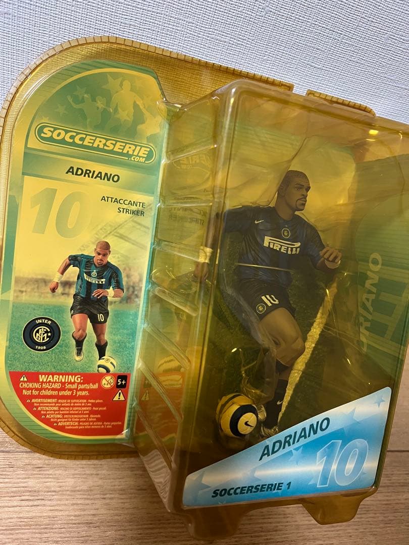 アドリアーノ フィギュア インテル　人形