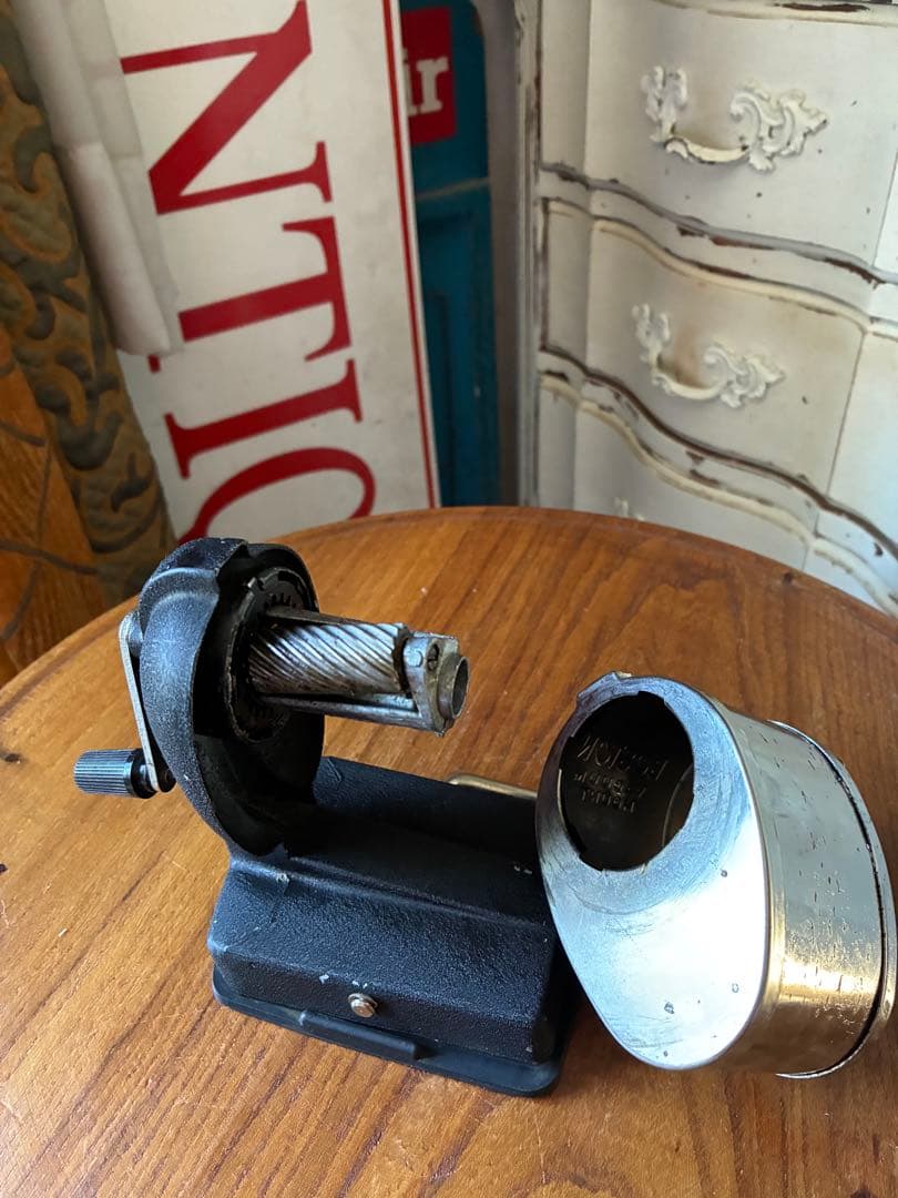 アンティーク　鉛筆削り　ペンシルシャープナー　Boston アメリカ