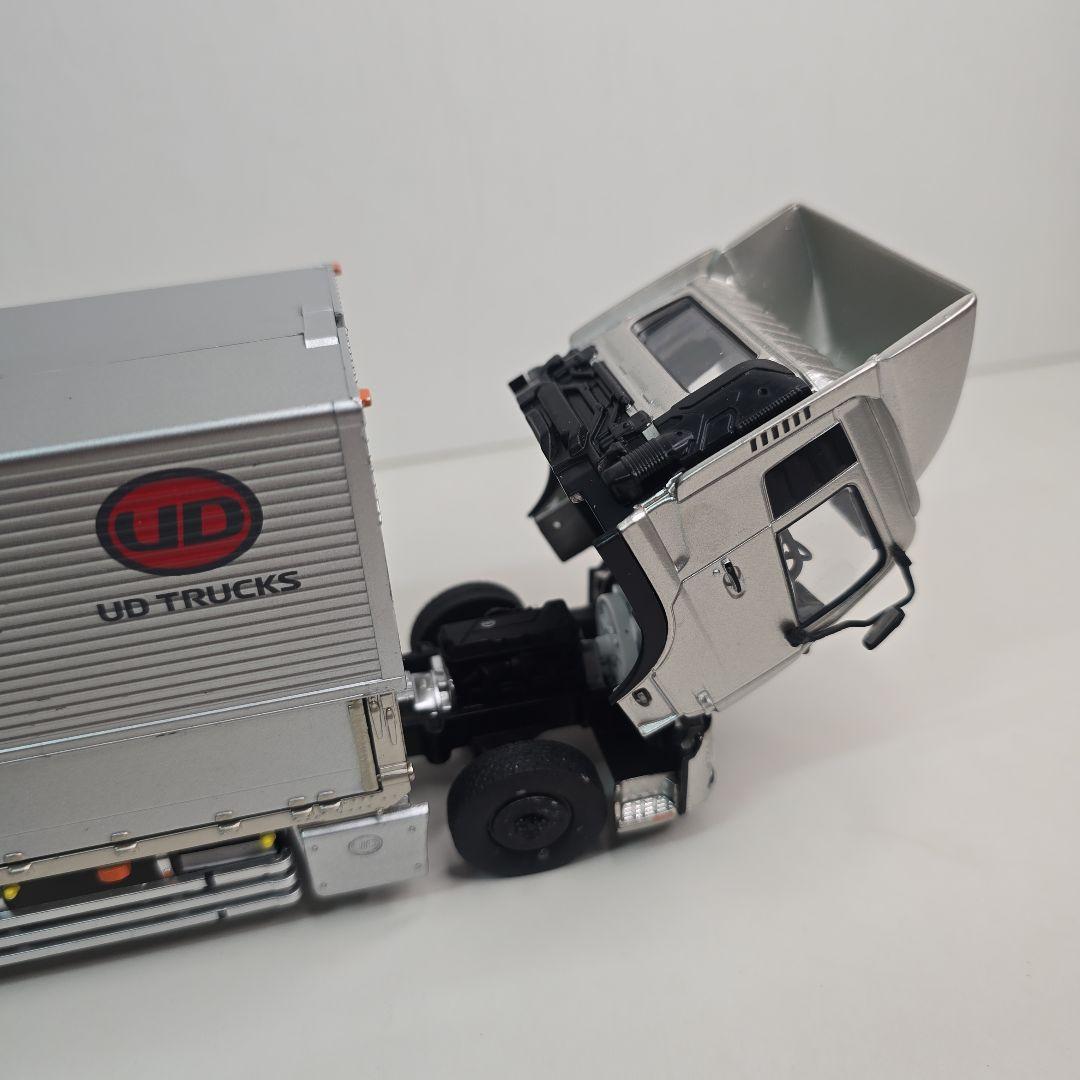 ミニカー UD trucks